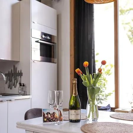 Cosy Nock ! Little Gem At Center With Large Terrace ! *