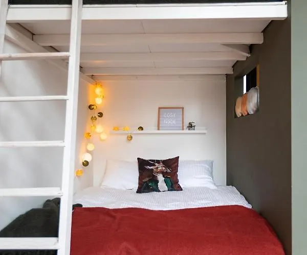 Cosy Nock ! Little Gem At Center With Large Terrace ! 아파트