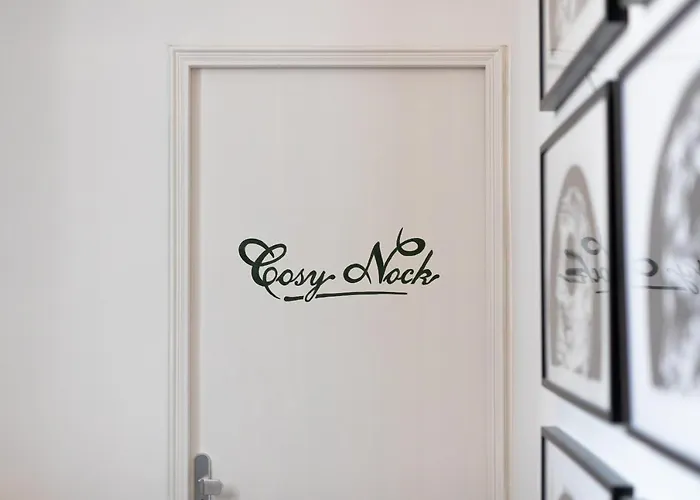 Cosy Nock ! Little Gem At Center With Large Terrace !