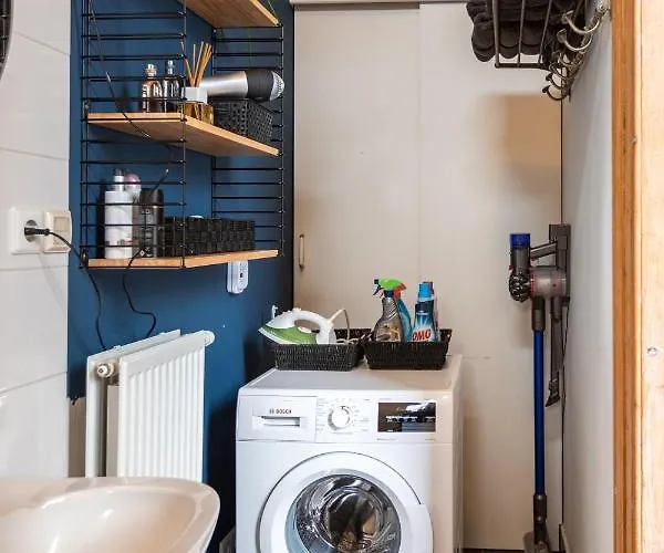 Cosy Nock ! Little Gem At Center With Large Terrace !