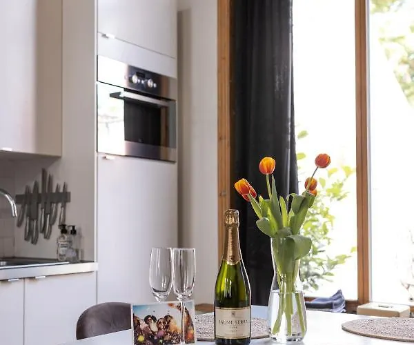 Cosy Nock ! Little Gem At Center With Large Terrace ! *