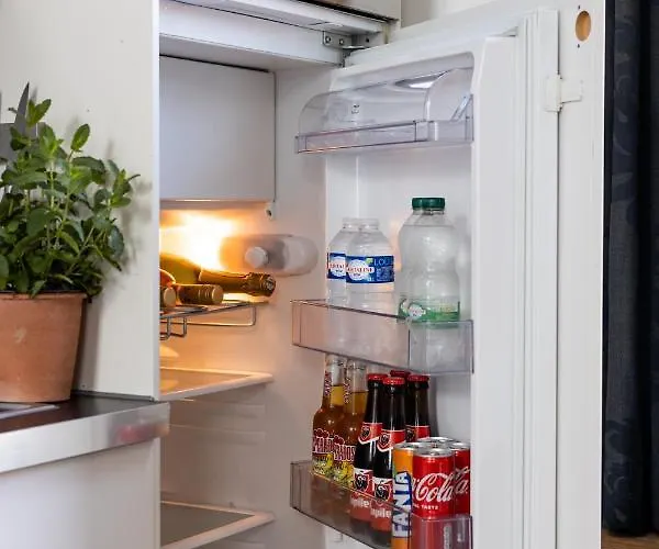 Cosy Nock ! Little Gem At Center With Large Terrace ! *